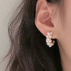 Zara small faux pearls hoop earrings
